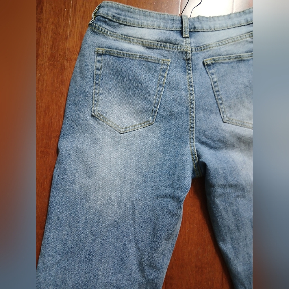 Stylish Fashion Nova Medium Wash Blue Straight Leg Jeans NWT - Picture 10 of 16